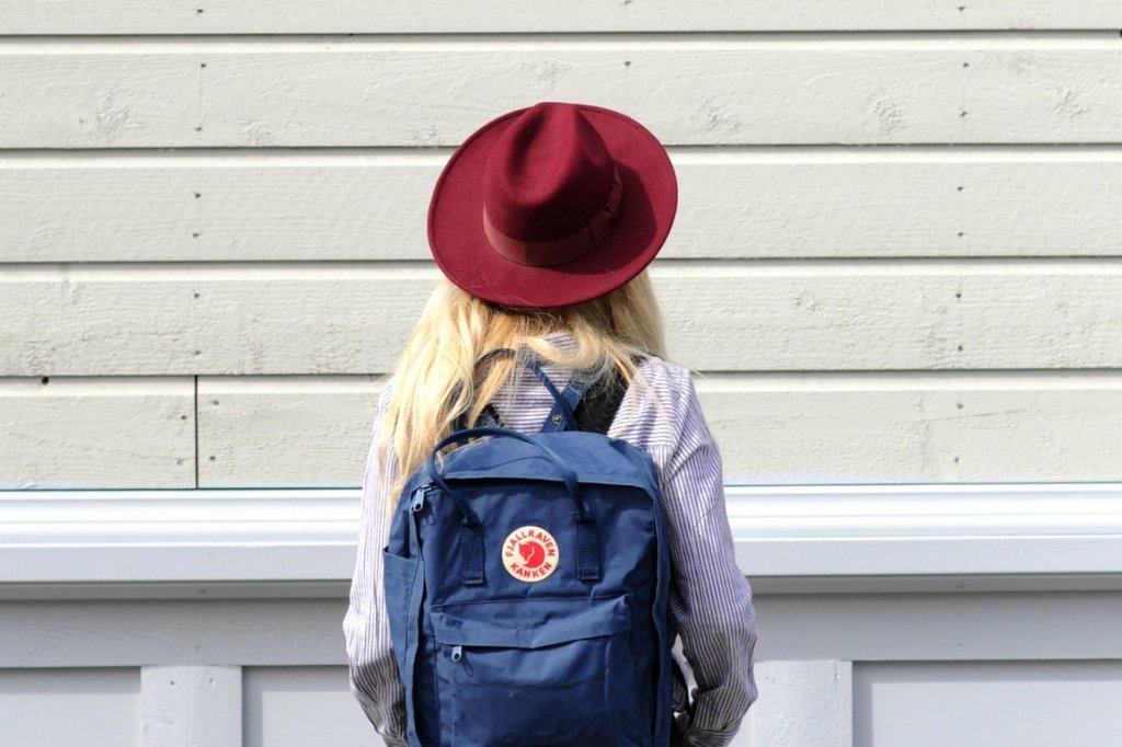 Encuentra cualquier 
cosa a <span>tu alrededor.</span>.